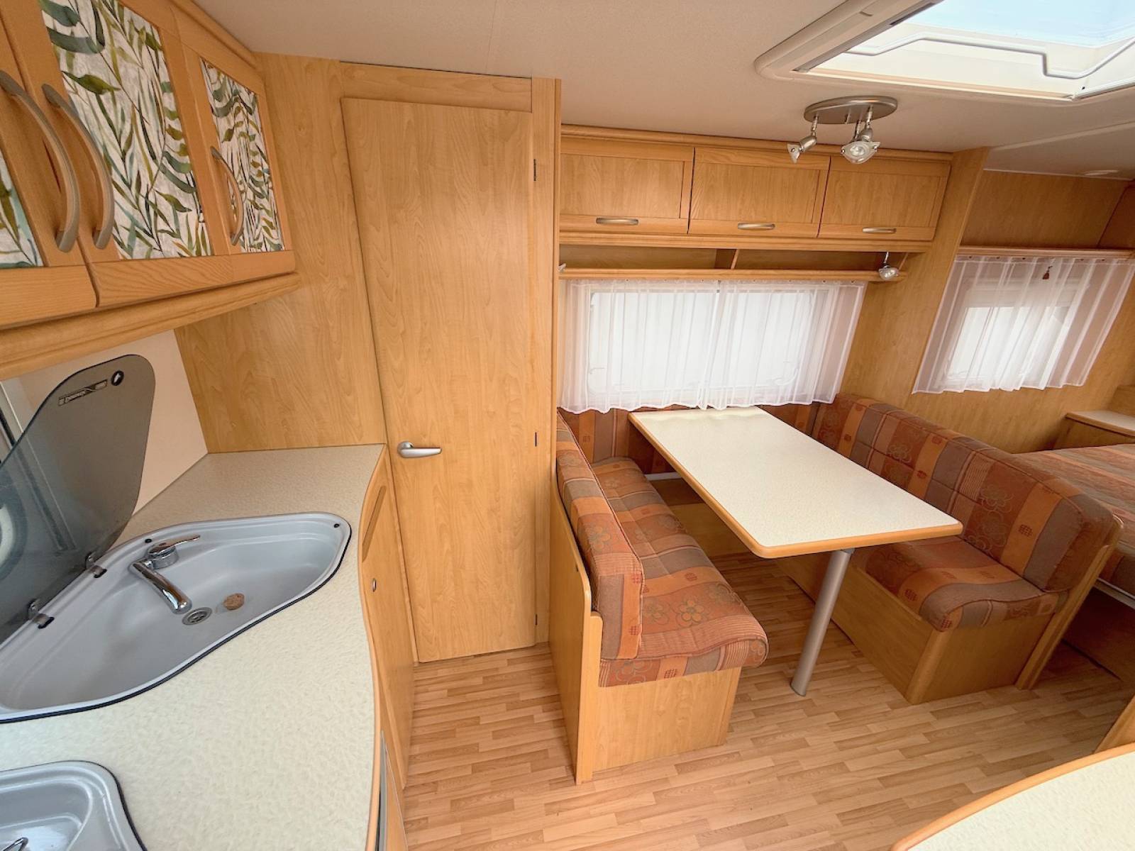 Sterckeman Novastar 500CP – Klimatisierter Wohnwagen 4 Plätze – Bild 11