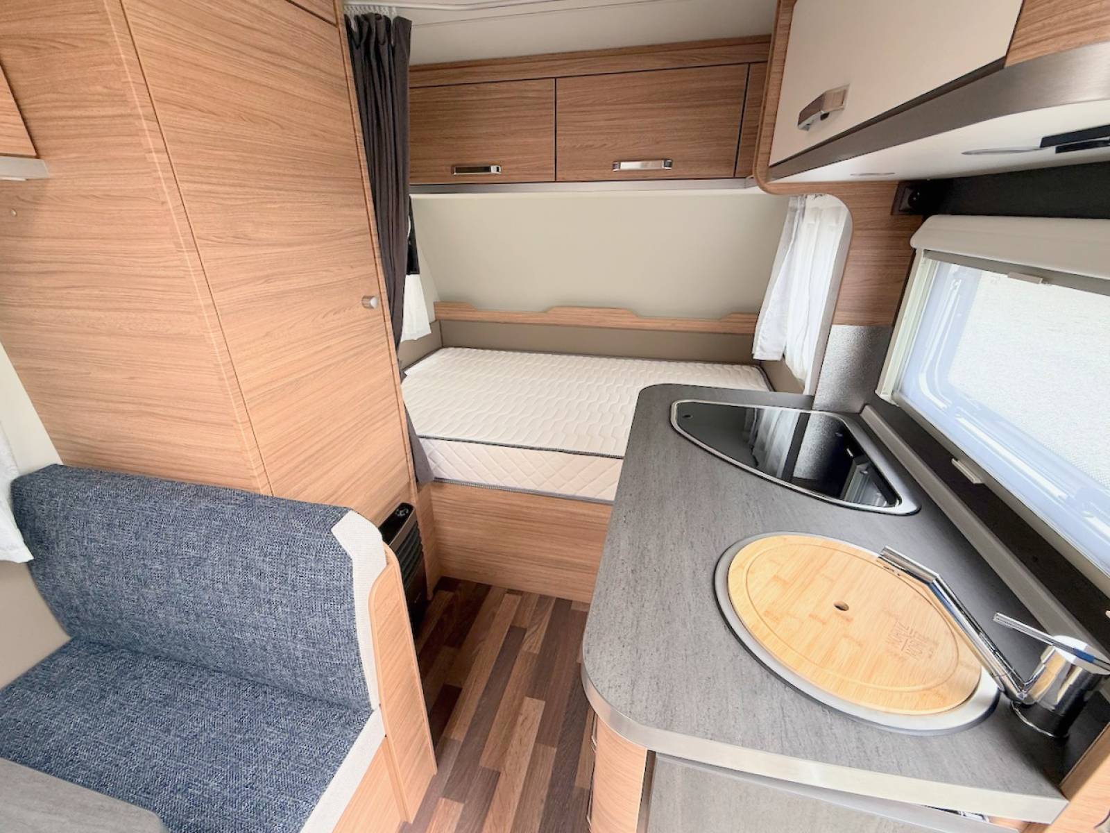 Weinsberg CaraOne 390 QD – Wohnwagen 4,70 m mit Querbett – Bild 3