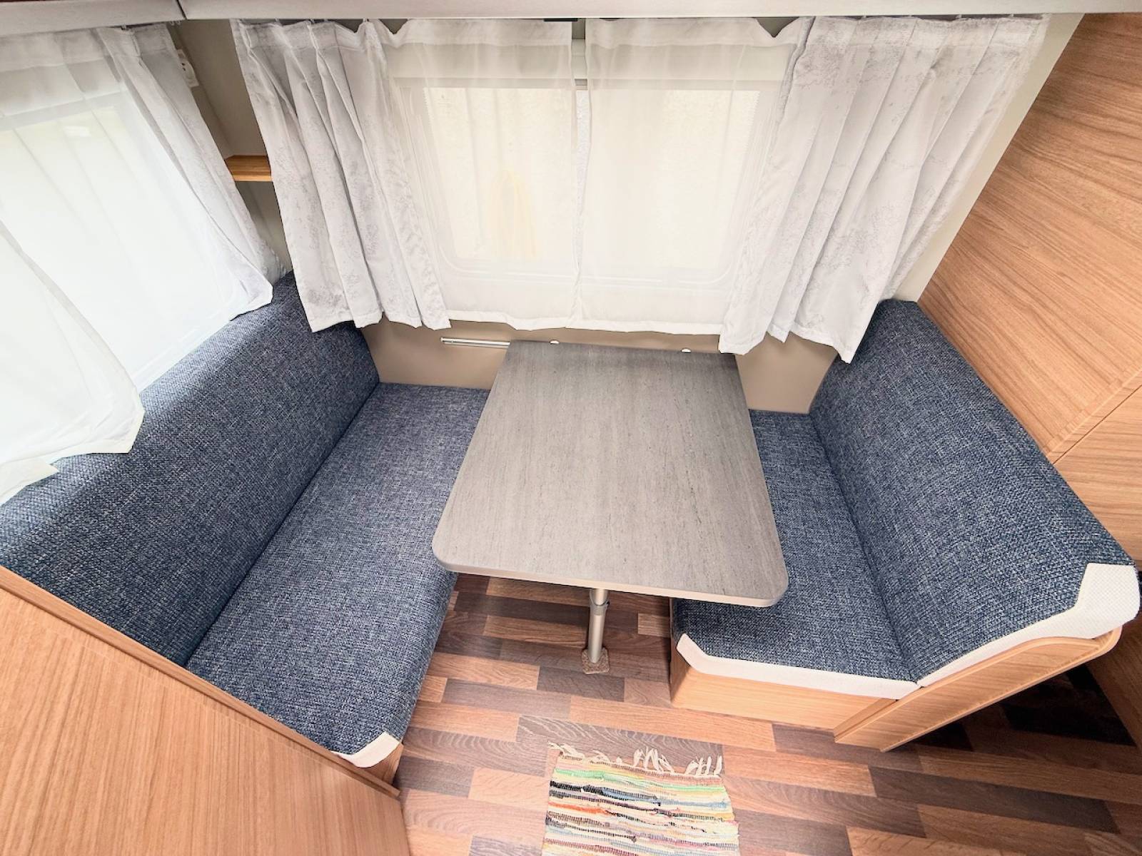 Weinsberg CaraOne 390 QD – Wohnwagen 4,70 m mit Querbett – Bild 2