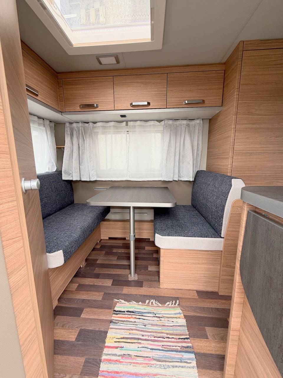 Weinsberg CaraOne 390 QD – Wohnwagen 4,70 m mit Querbett – Bild 13